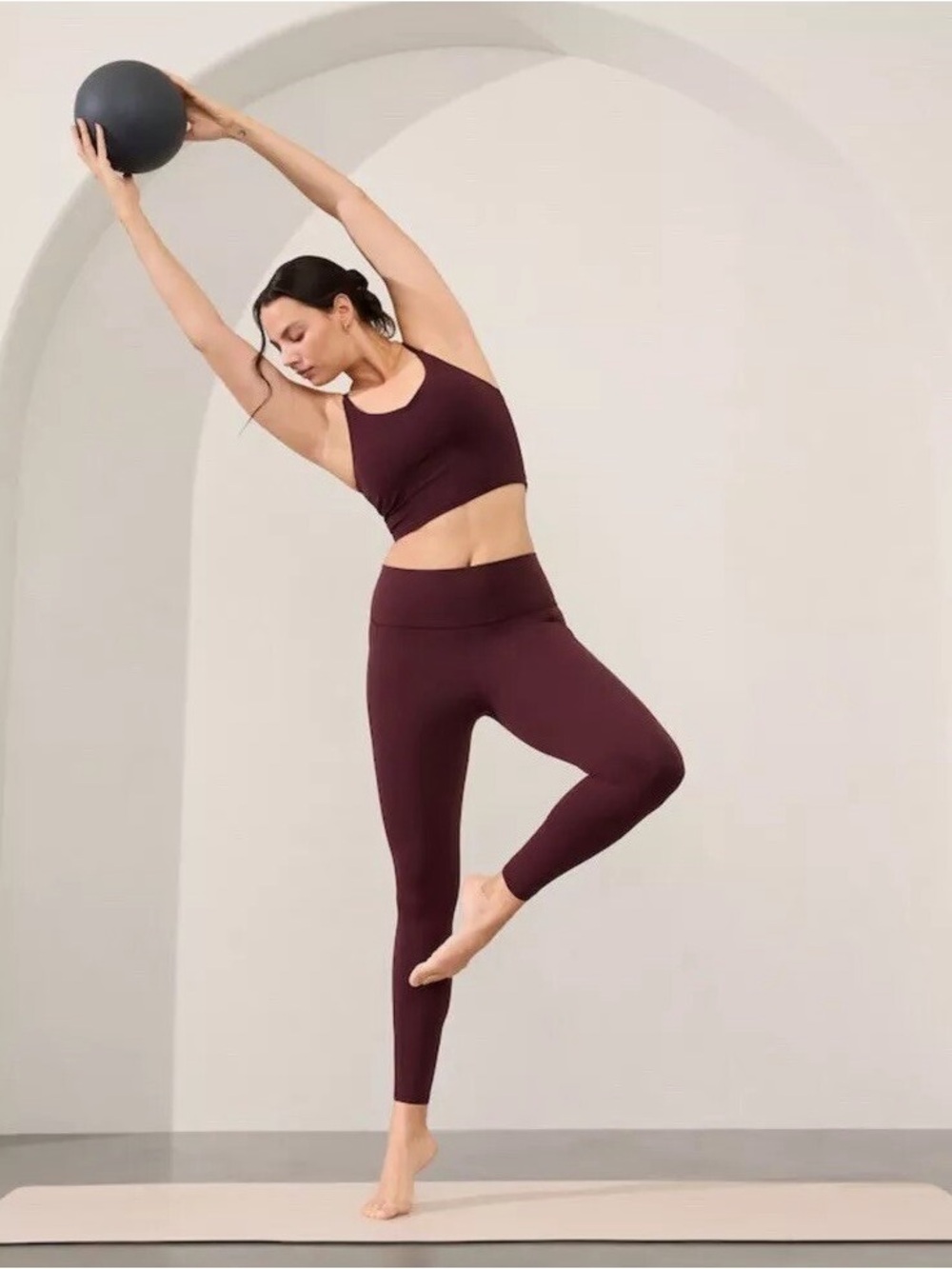 Athleta salutation 7/8 leggings spiced Cabernet - XS